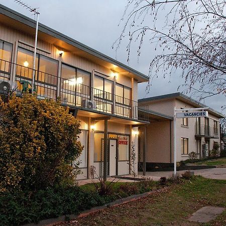 The Swiss Motel Cooma Exterior photo