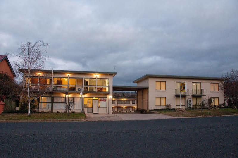 The Swiss Motel Cooma Exterior photo